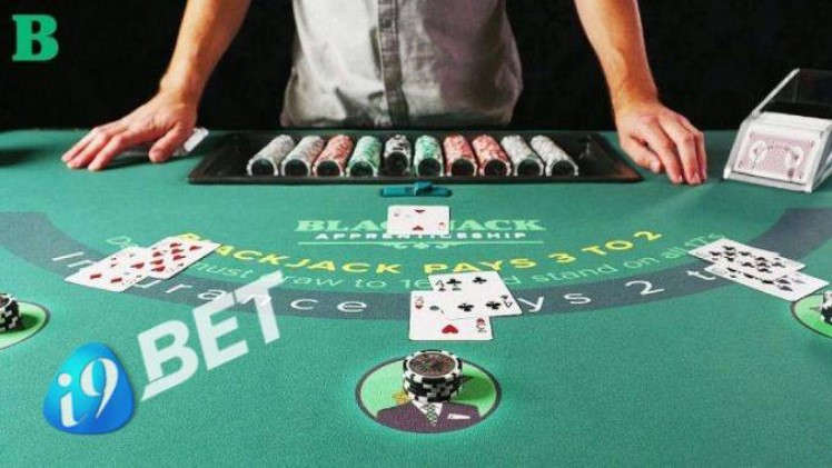 Luật tham gia trò chơi Poker i9bet cụ thể qua các vòng chia bài